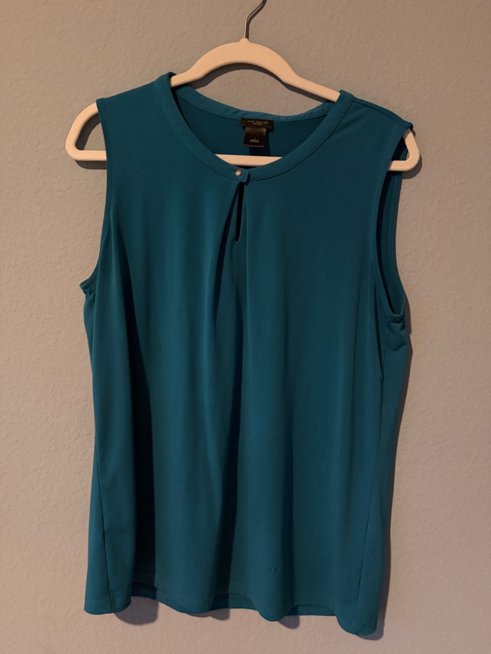 Ann Taylor Factory Teal Crewneck Sleeveless Shell with Front Pinch